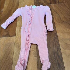 Organic Waffle 2-Way Zip Ruffle Footie